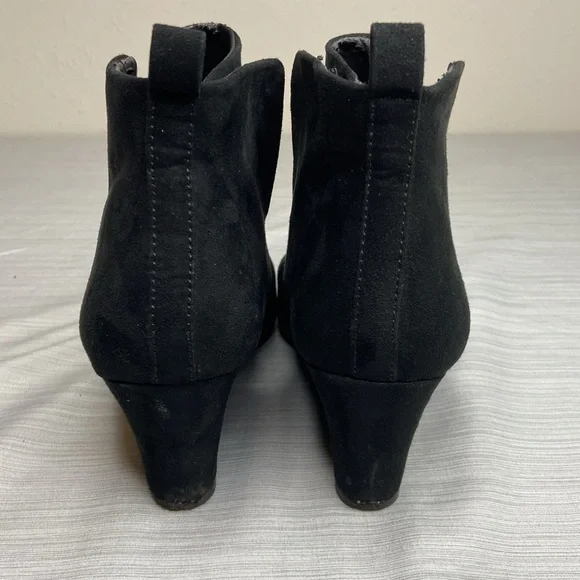 Forever 21 Black Wedge Booties Size 8 - Picture 5 of 5